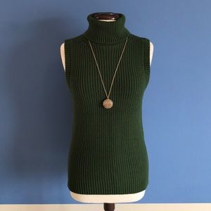 💚💚💚NWOT, MIchael Kors Green Sleeveless Sweater